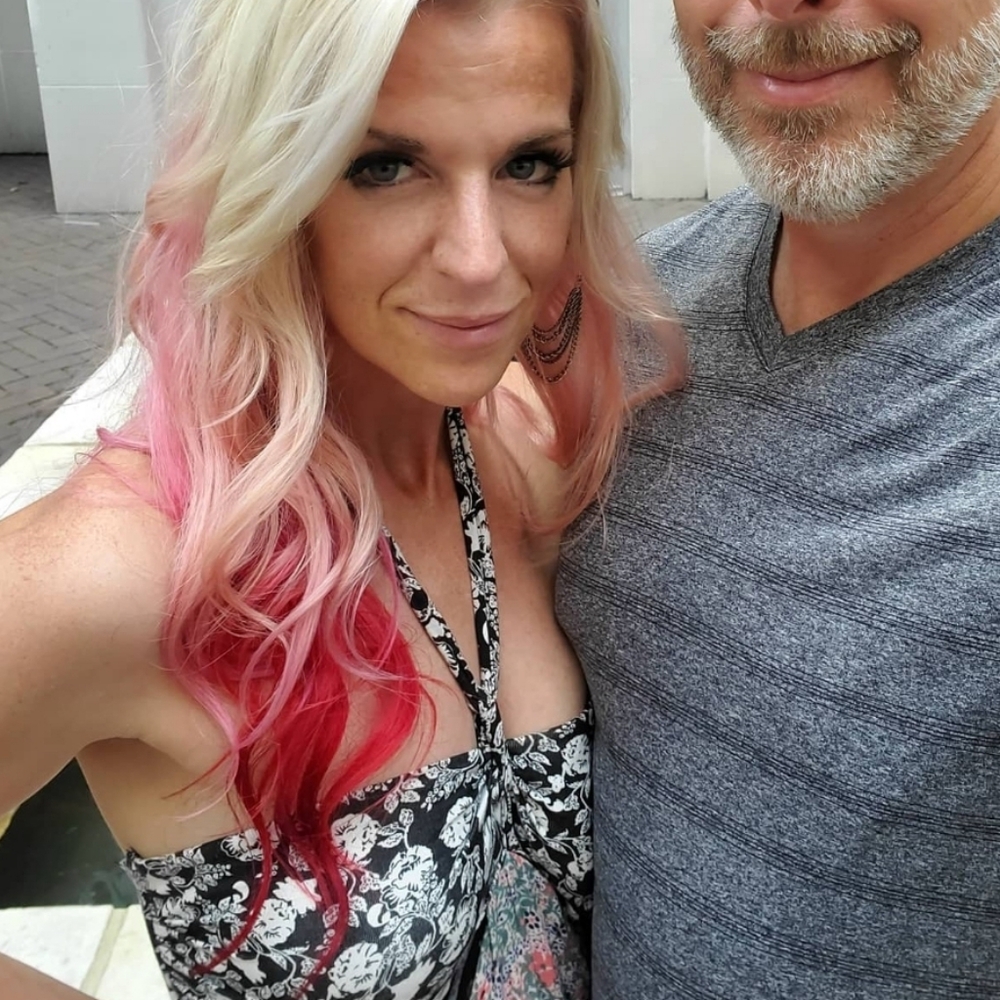Overtone Vibrant Extreme Pink Hair Coloring Conditioner Set - Picture 7 of 15